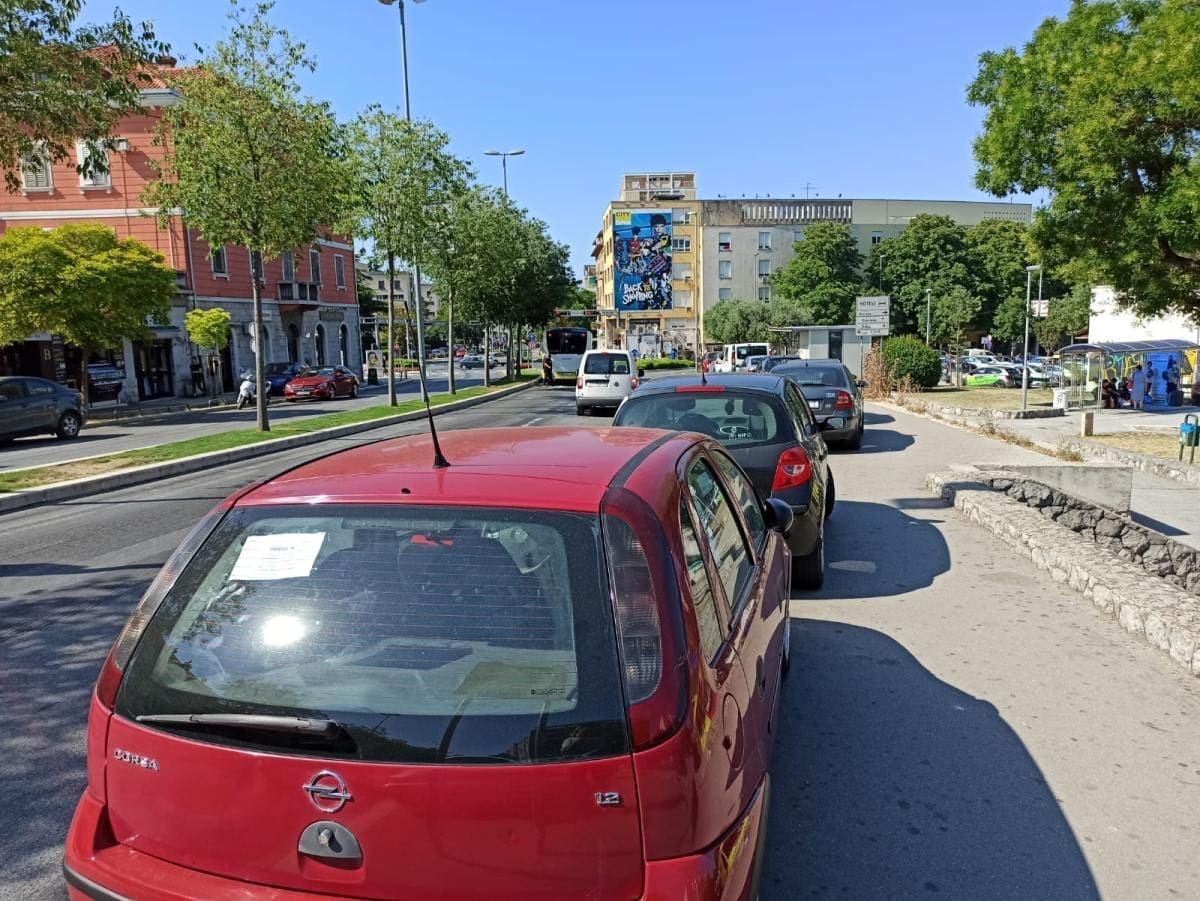 RAZOČARANJE NA SPLITSKOM NOGOSTUPU Rasprodali se polovnjaci oglašeni na nogostupu Domovinskog rata?