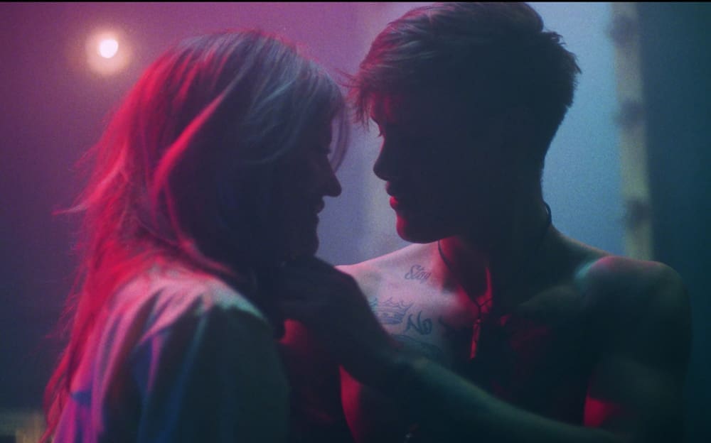 Brza vožnja, hod po rubu i golišave scene: Colonia izbacila novi spot koji vas neće ostaviti ravnodušnim