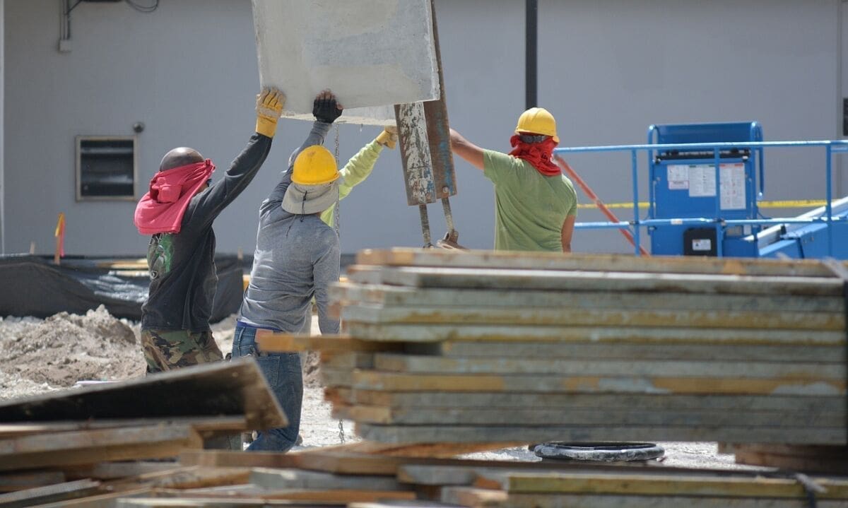 DOZVOLITI GRADNJU U SEZONI ILI NE? Gradsko vijeće je odlučilo investitorima izaći u susret