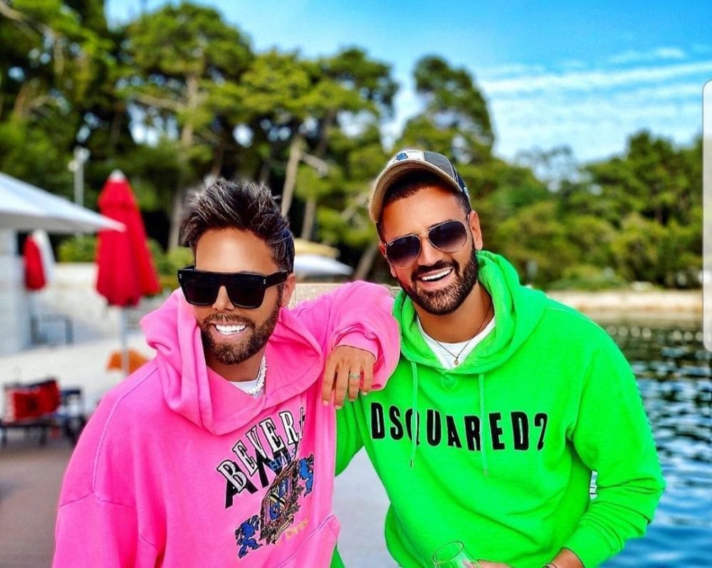 Marko Grubnić sa zaručnikom na ljetovanju, pozornost privukao kupaćim gaćama