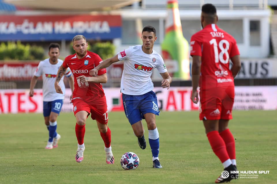 IZVJEŠTAJ POLUVREMENA Hajduk – Osijek 0-1: Rano vodstvo gostiju uz nekoliko zicera na objema stranama