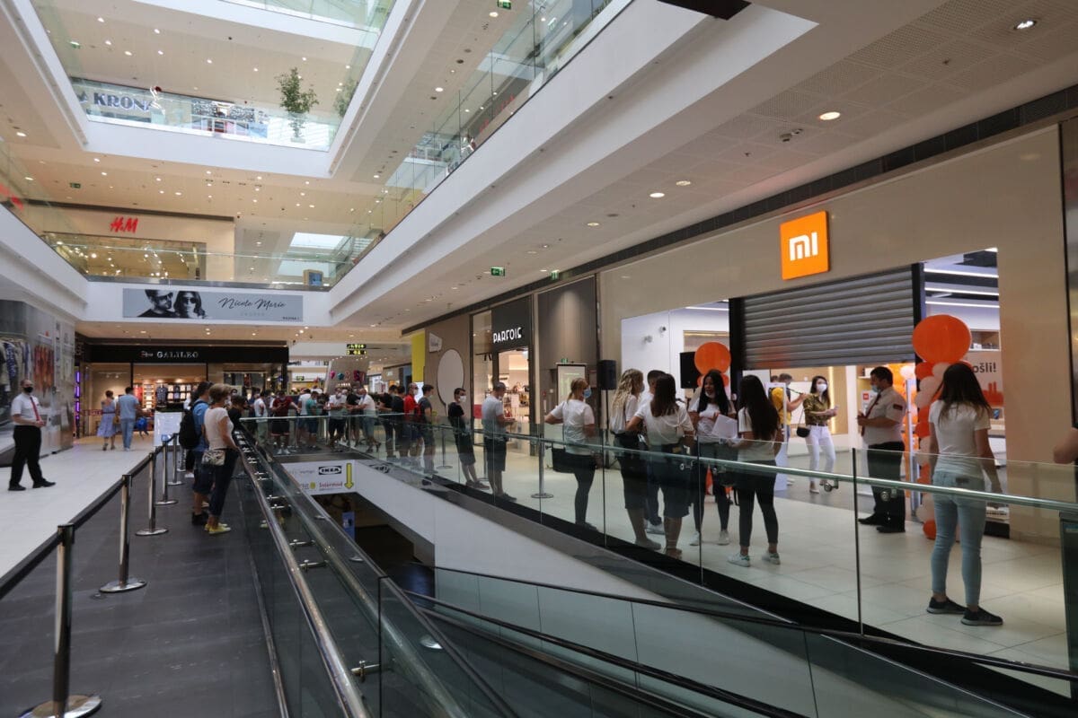 Splićani čekali u velikim redovima: Xiaomi otvorio prvi Mi Store u Splitu