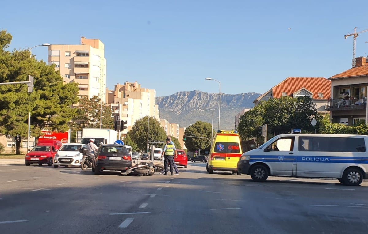 PROMETNA NA RASKRIŽJU U SPLITU, STVARAJU SE GUŽVE Jedna osoba prevezena u bolnicu
