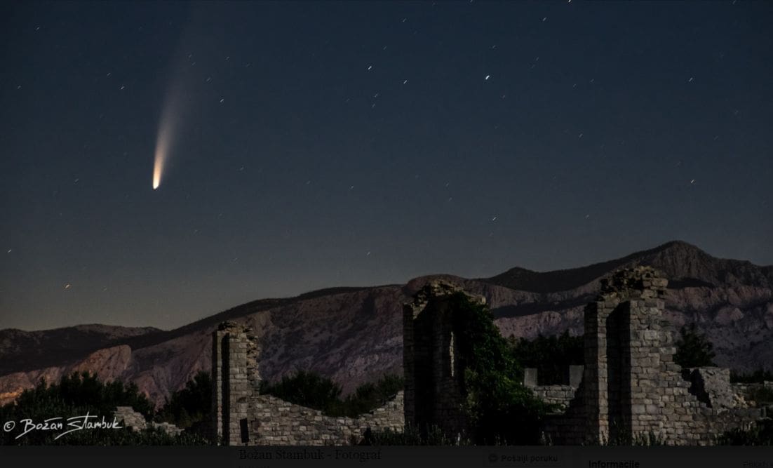Pogledajte kako izgleda komet Neowise snimljen iznad Postira na otoku Braču