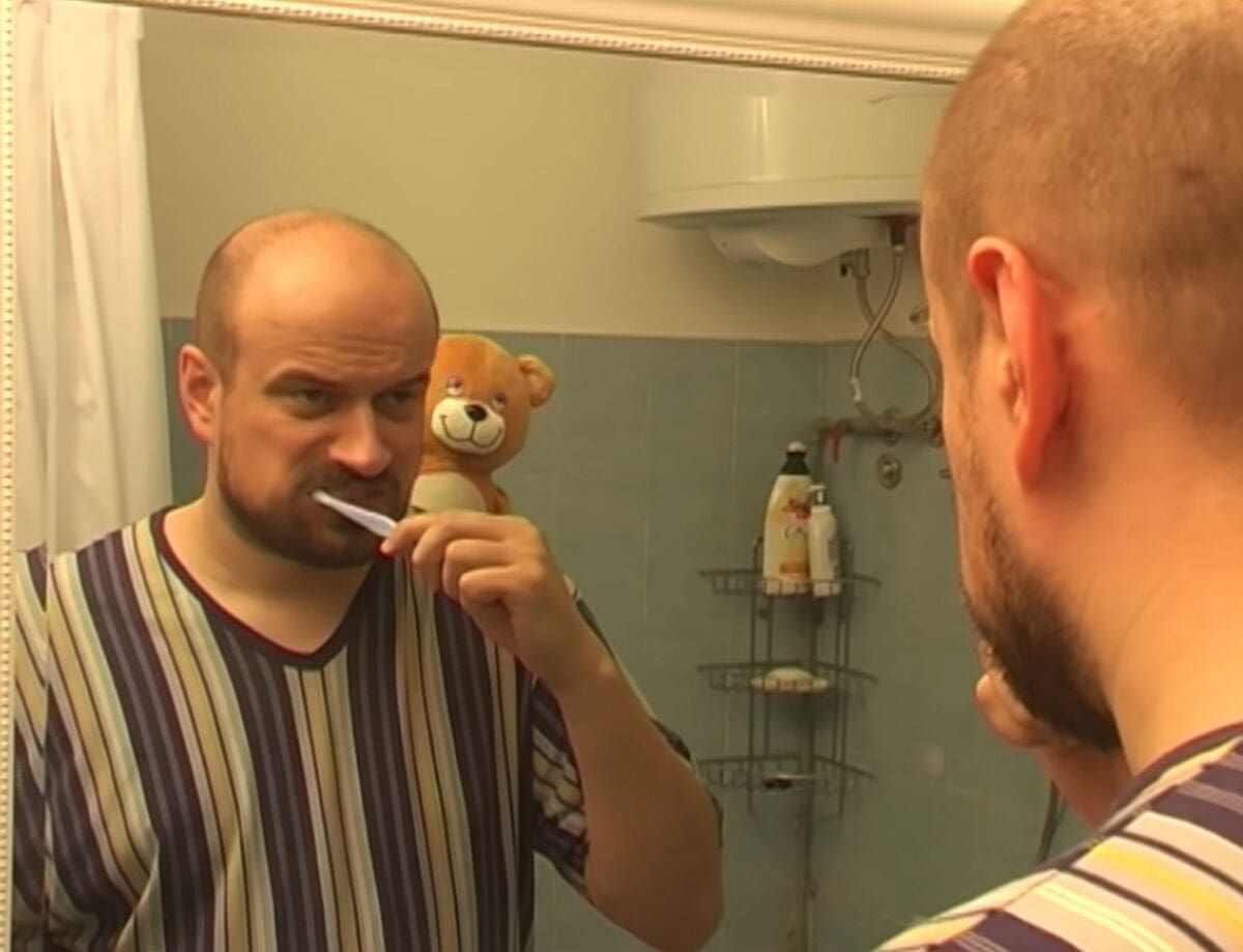 Vojko V "opjevao" Stavrosa i predstavio novi singl i spot “Umoran”