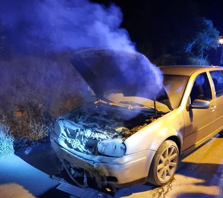 GORIO AUTOMOBIL KOD MAKARSKE Sedam vatrogasaca gasilo požar