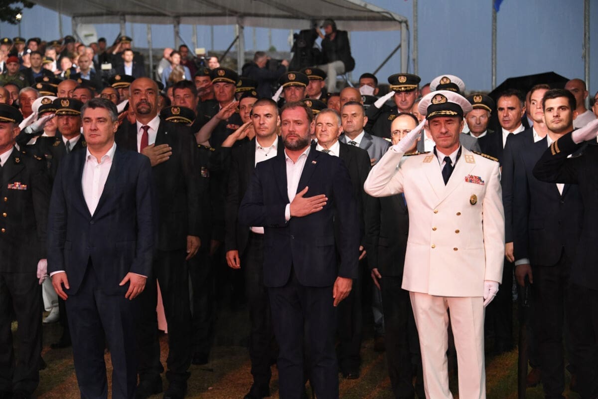 Na kninskoj tvrđavi održan prijem ratnih zapovjednika: "Nikada nije kasno za učiniti nešto dobro i pravedno"