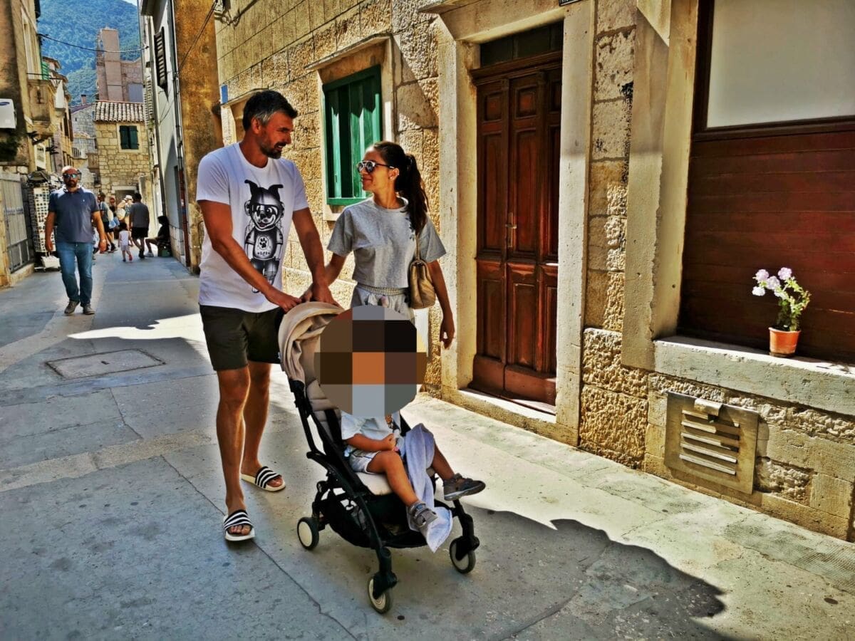 FOTOGALERIJA SRETNI I ZALJUBLJENI Goran Ivanišević s obitelji ljetuje u Komiži