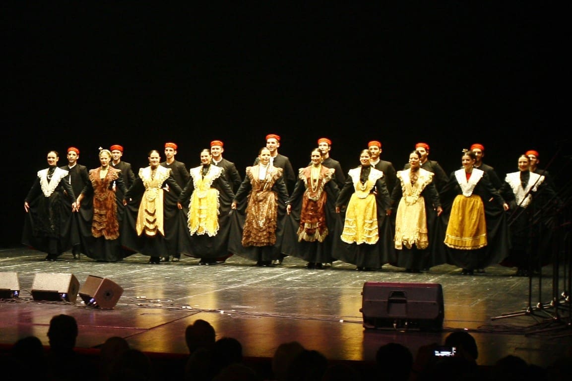 kud_filip_devic_folklor(1)