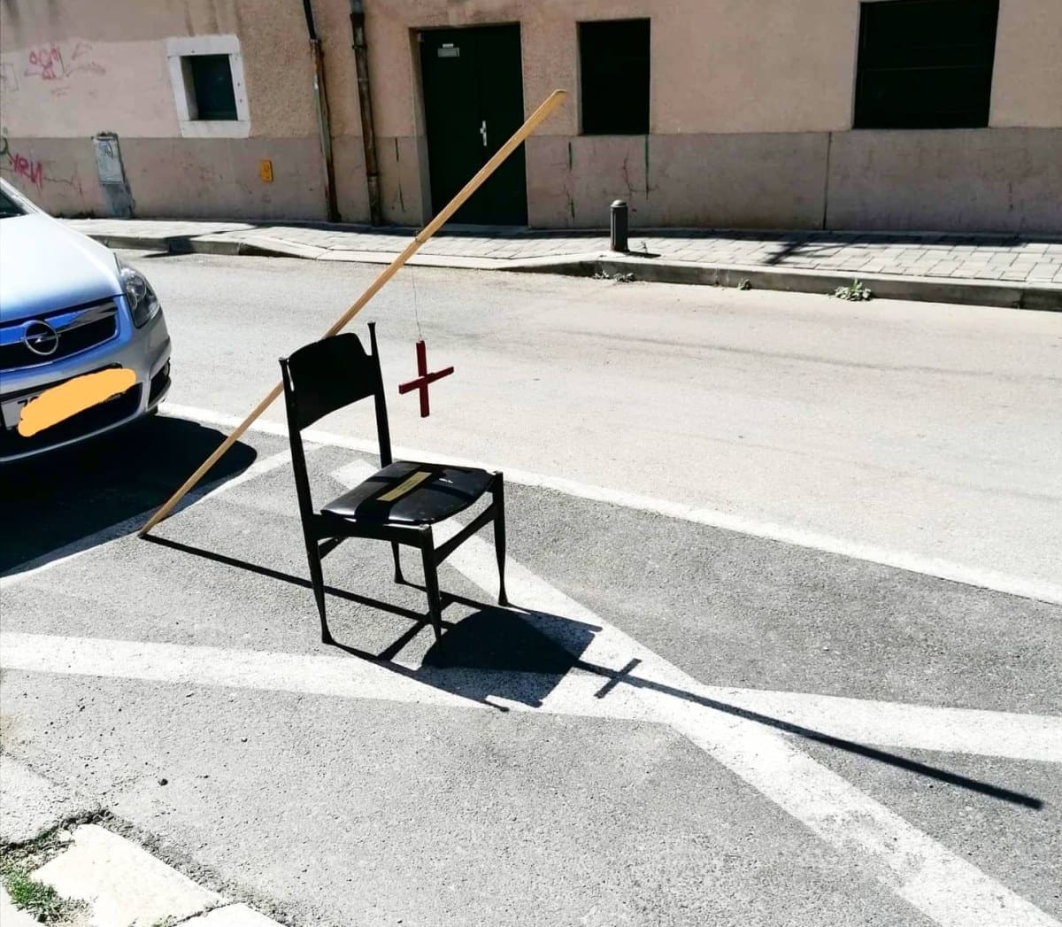 URNEBESNO "A gdje mu je češnjak?": Ovako se u Dalmaciji čuva mjesto na parkiralištu