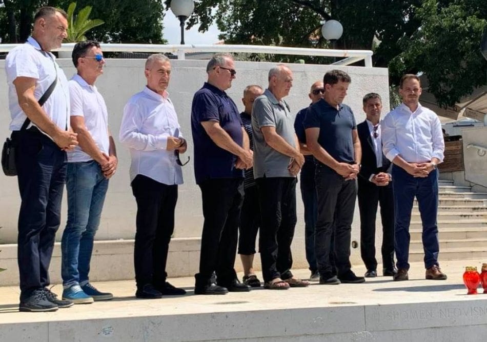 polaganje-vijenca-spomenik-tudmanu