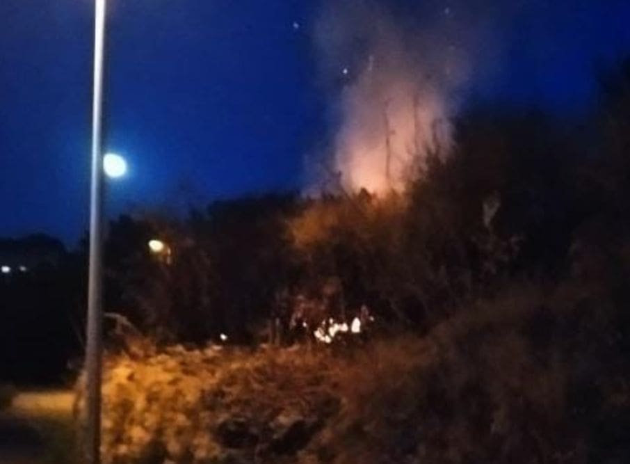 POŽAR NA SIROBUJI: Na teren izašli JVP Split i DVD Žrnovnica