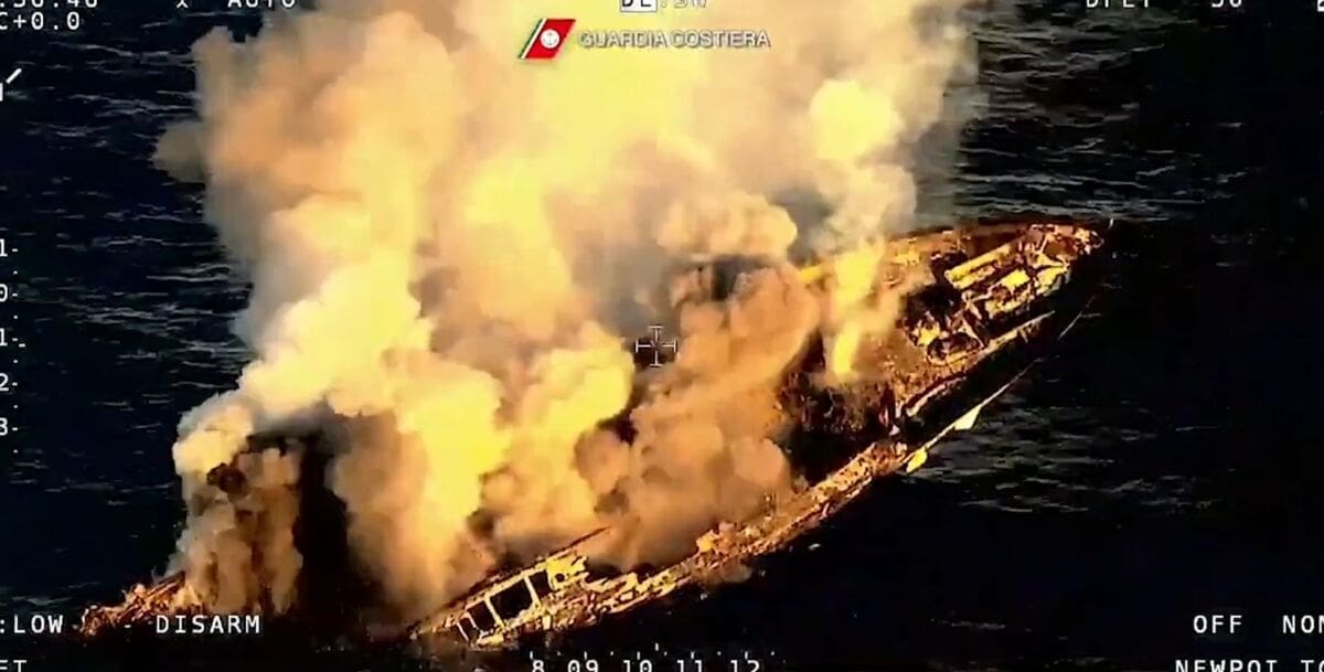 HRVATSKI KAPETAN SPRIJEČIO KATASTROFU Veliki požar megajahte kod Sardinije