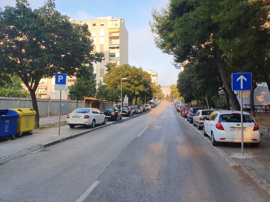 Od danas se dijelom Šimićeve na Blatinama vozi jednosmjerno, a spremno je i privremeno parkiralište