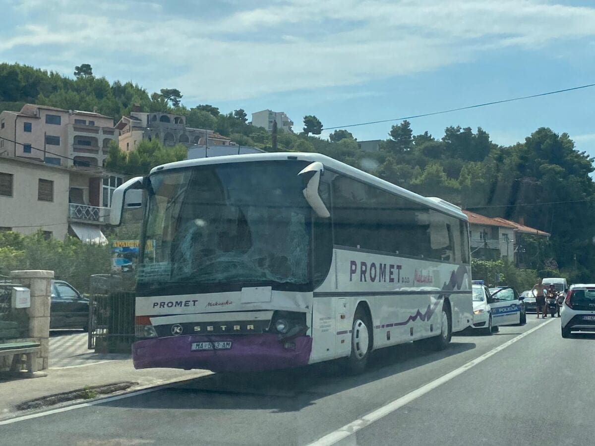 SUDAR DVAJU AUTOBUSA Nesreća kod Sumpetra: Nema ozlijeđenih osoba