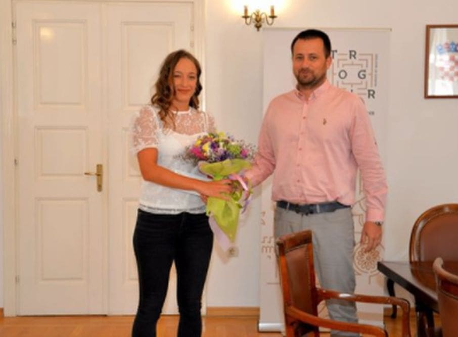 Trogirski gradonačelnik primio je mladu Miju Lučin, uspješnu košarkašicu i studenticu
