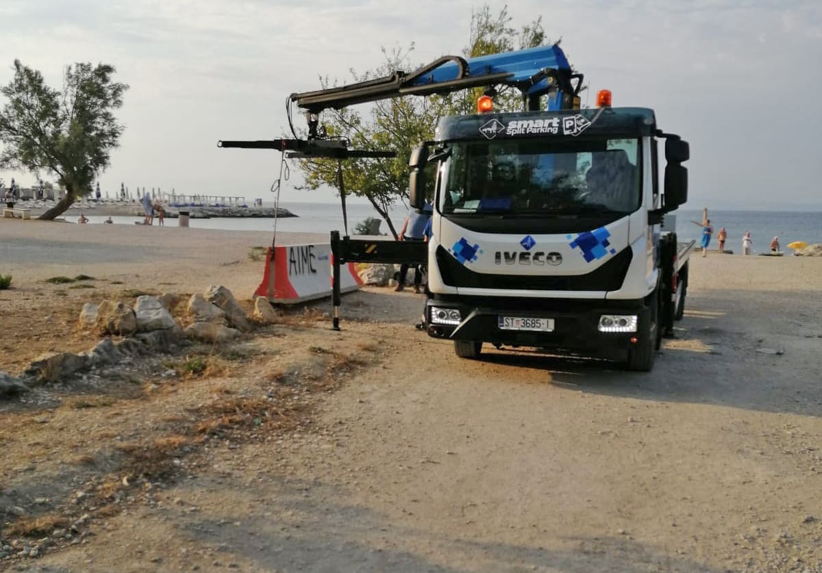 Na Žnjanskom platou postavljaju se novi betonski blokovi. Budiša najavio skori početak radova