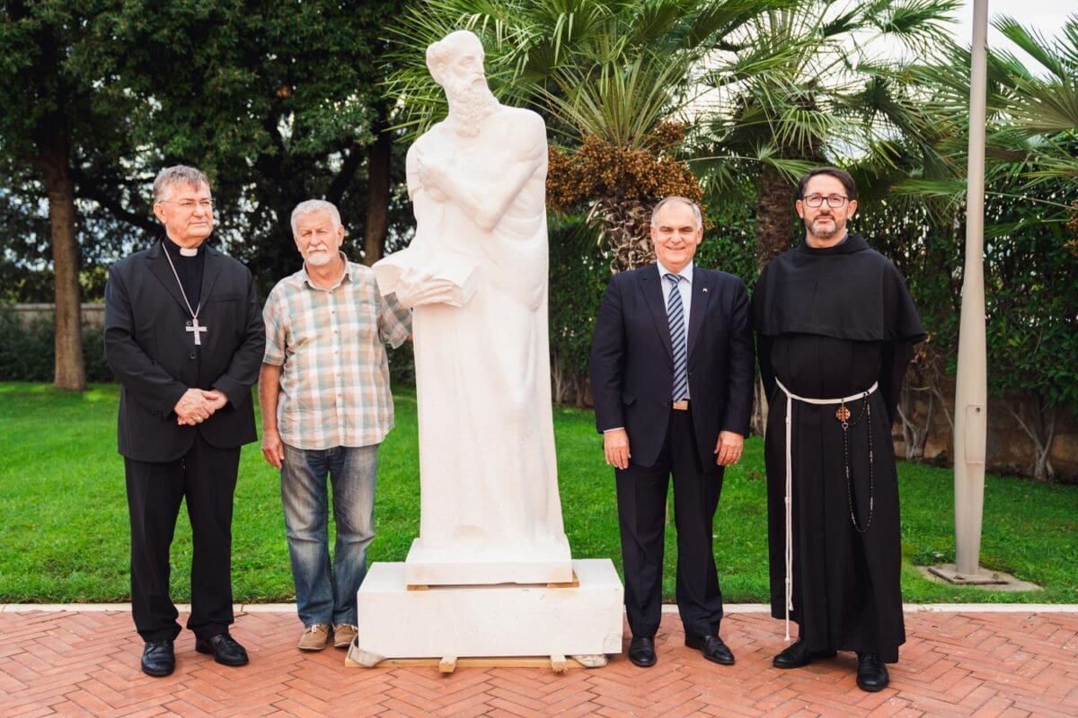Predstavljen kip sv. Jeronima u dvorištu Biskupove palače u Splitu