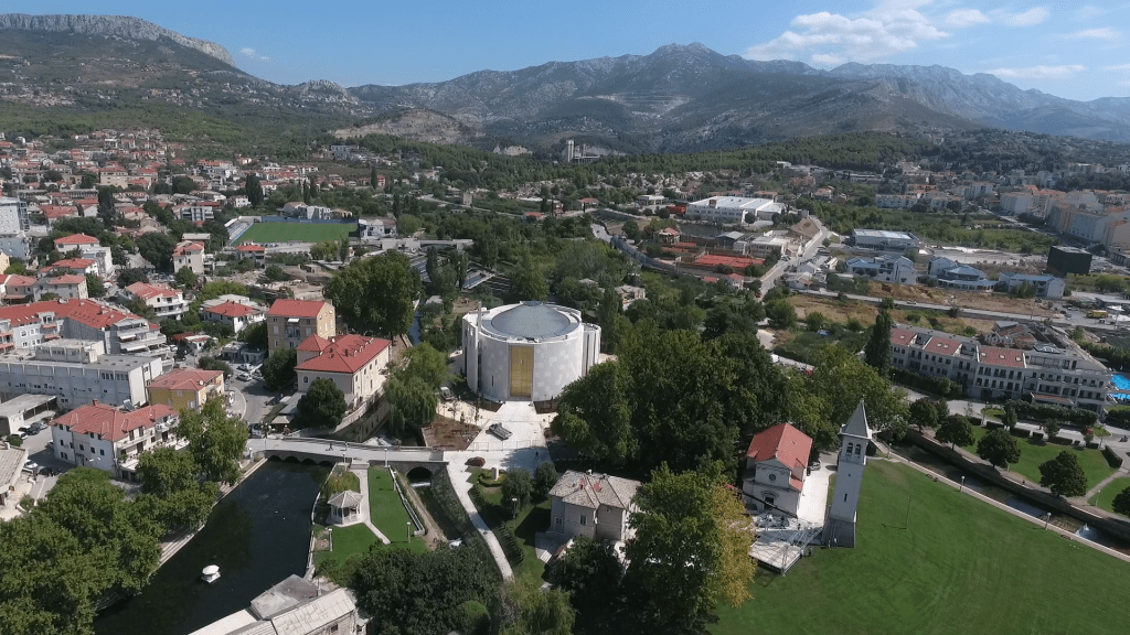 POSVETA 5. RUJNA Zavirite u spektakularnu unutrašnjost crkve Svete obitelji na Gospinom otoku u Solinu