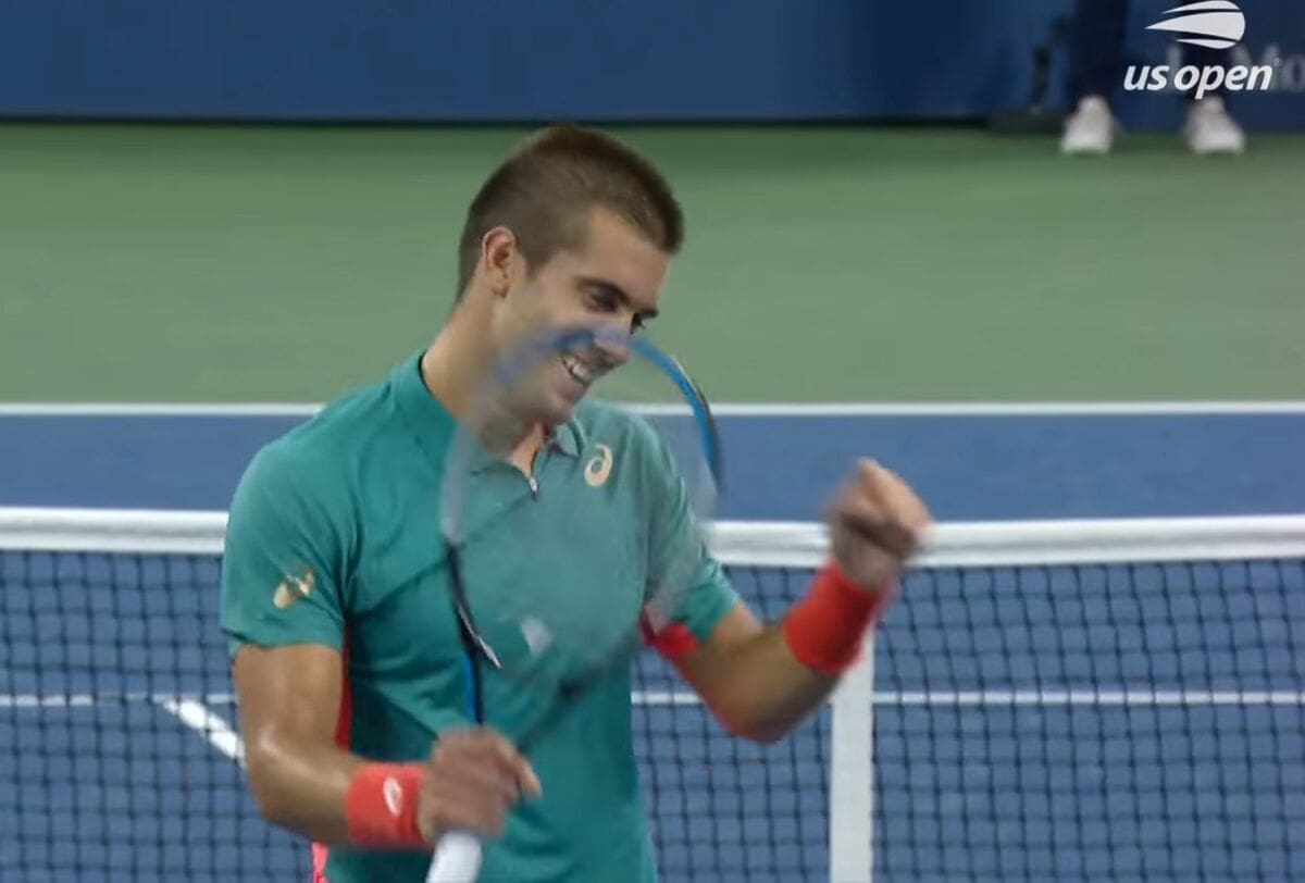 LJUBAV CVJETA Borna Ćorić objavio prvu fotografiju s lijepom Makarankom