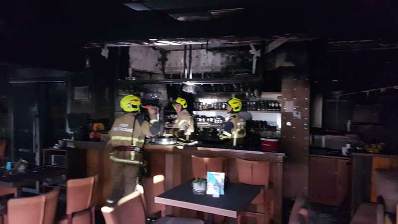 U Metkoviću izgorio kafić, vatrogasci su lokalizirali požar