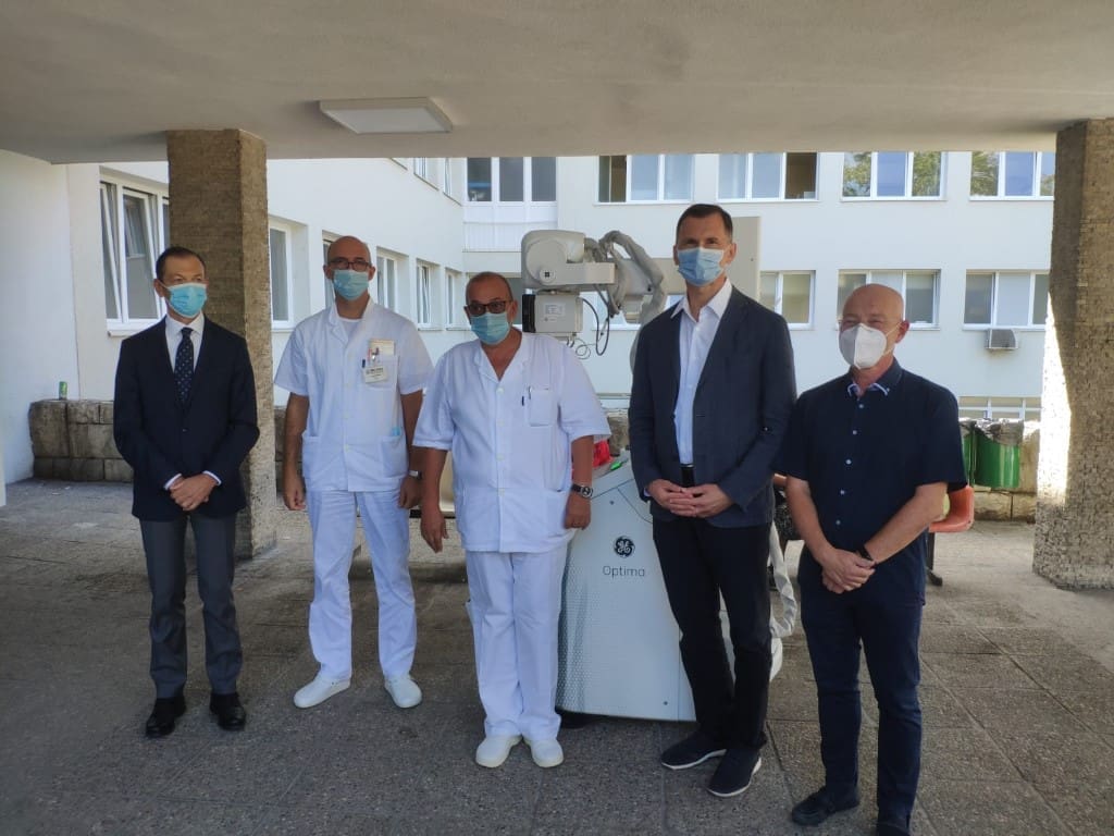 KBC-u SPLIT STIGLA VRIJEDNA DONACIJA Uređaj će pomoći u liječenju Covida-19