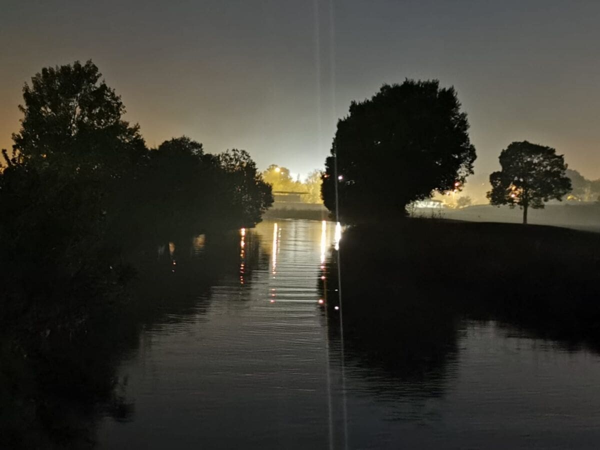 ISTOK GRADA U DIMU Nesnosni smrad s požarišta ilegalnog deponija kraj TTTS-a