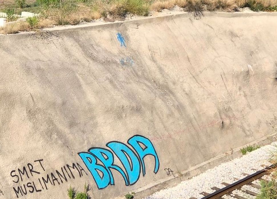 Pompeo pohvalio Vučića na Twitteru, Adem Vuchiqi mu se zahvalio Grafiti