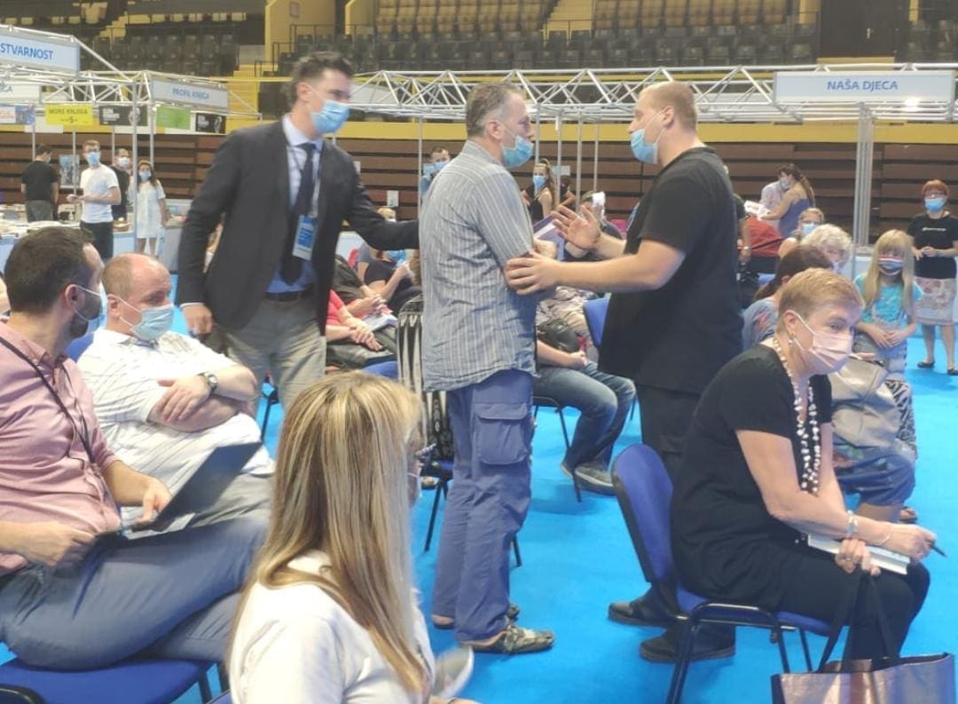 INCIDENT NA PROMOCIJI Jadranka Kosor predstavila knjigu "Premijerka": "Žene se ne drže zajedno i ne podupiru se"