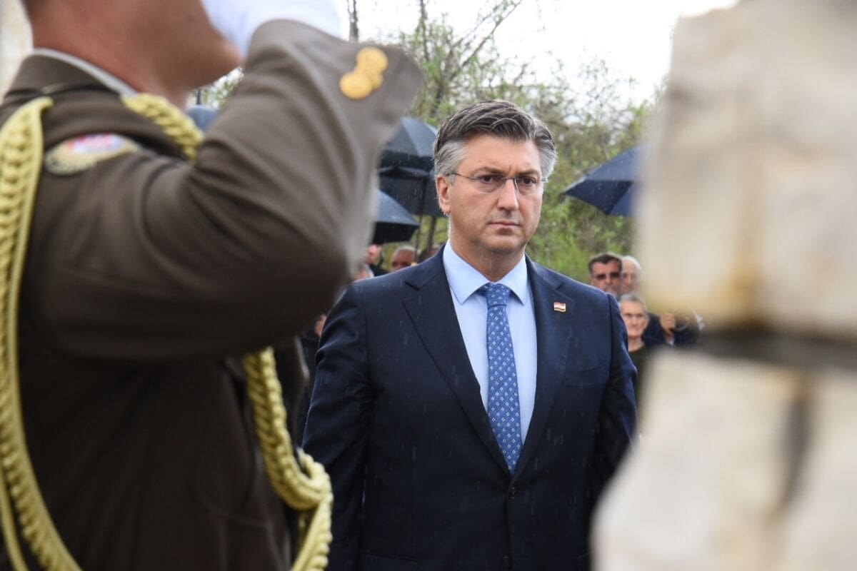 Plenković u Varivodama: Ovaj je zločin uvreda za suvremenu Hrvatsku