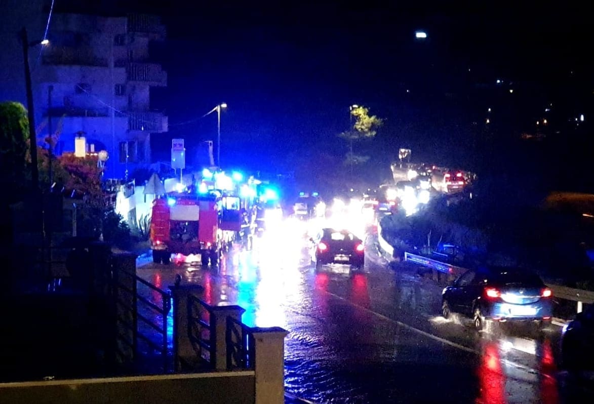 POŽAR STARAČKOG DOMA U DUGOM RATU Preminule dvije osobe, objekt evakuiran!