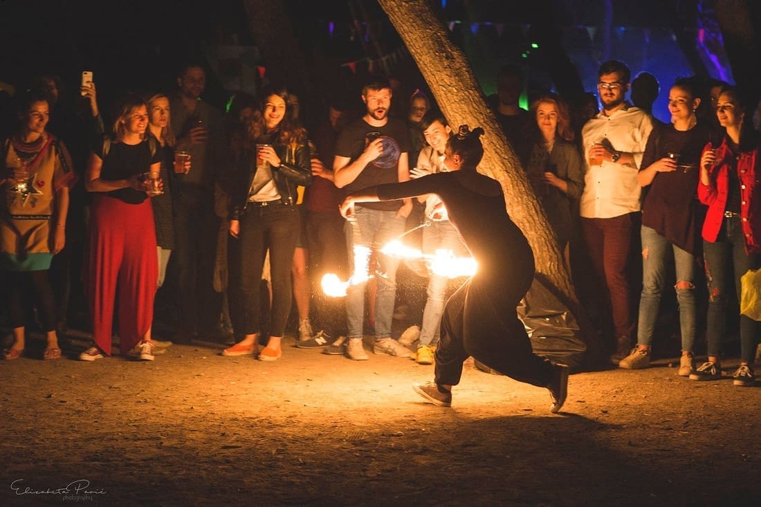 SUVREMENI CIRKUS NA TURSKOJ KULI Prijavite se na večer performansa "3. Open stage"