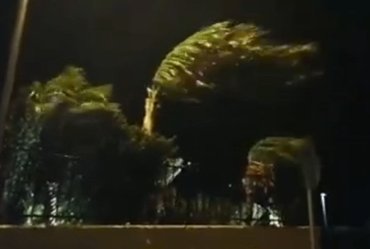 U Splitu zapuhala olujna oštrijada s udarima preko 100 km/h: Pogledajte divljanje vjetra uz more