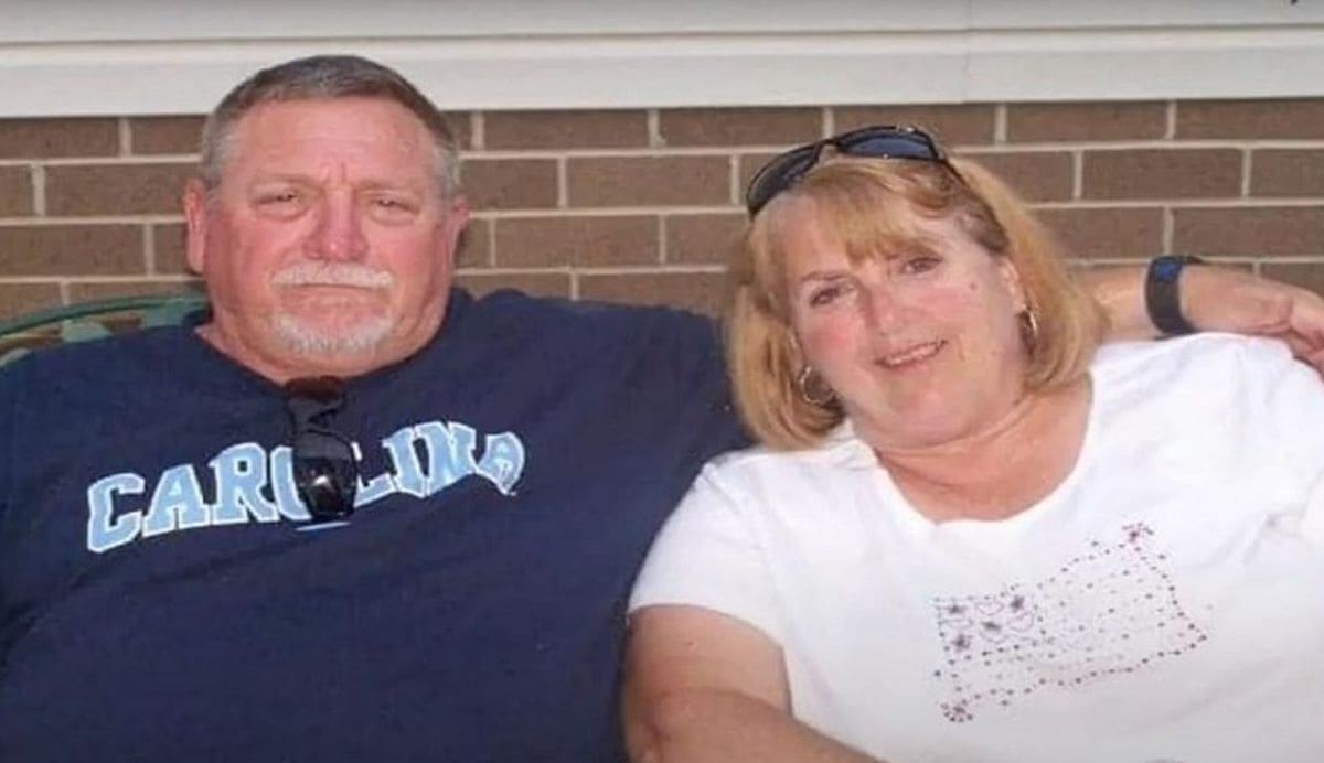 BILI SU ZAJEDNO 50 GODINA Umrli su od korone u razmaku od 4 minute držeći se za ruke