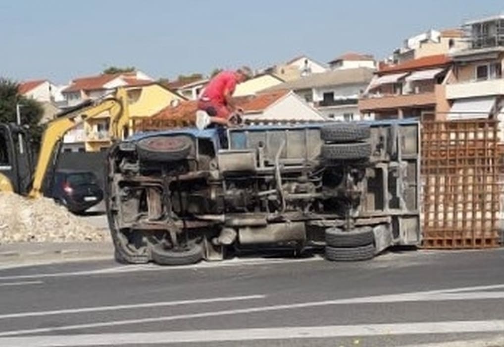Izvrnuo se kamion na cesti prema TTTS-u