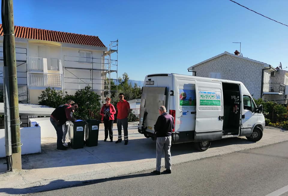 "OD VRATA DO VRATA" Splitska Čistoća uvela novi sustav prikupljanja otpada u Slatinama