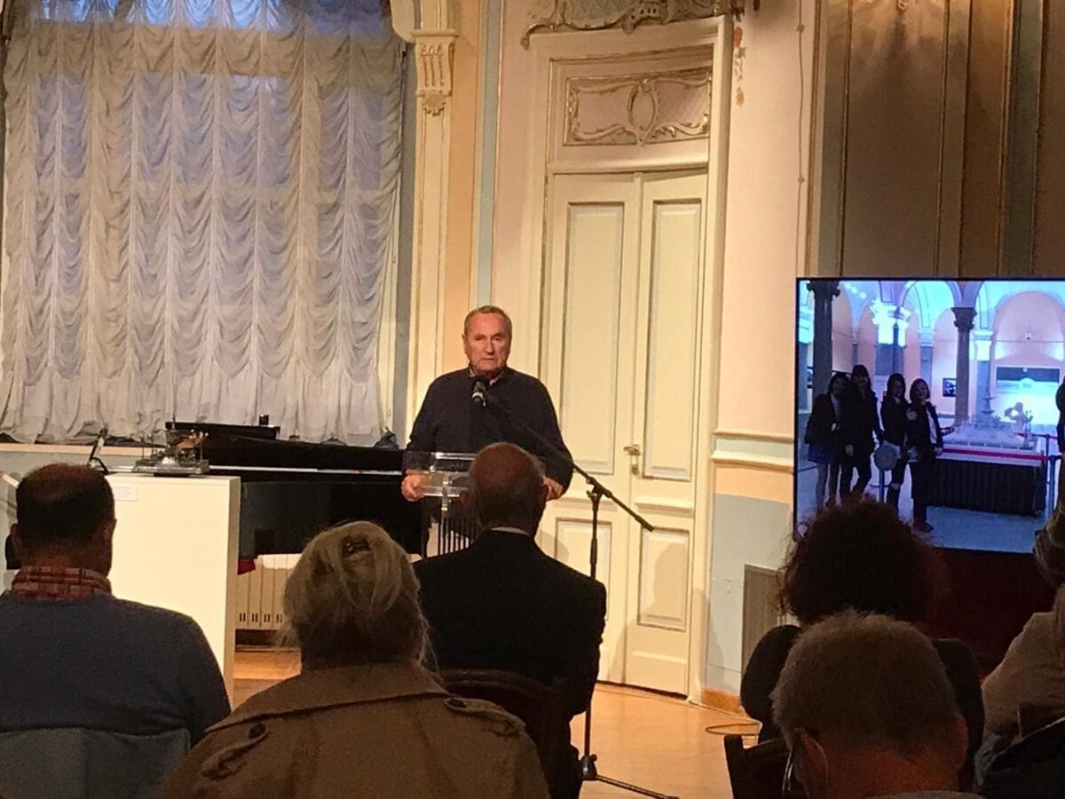 Hrvatski konzervator svjetskog glasa, na Svečanoj akademiji i prigodnoj izložbi povodom 130. obljetnice svečanog otvaranja Splitske fontane, očitao lekciju splitskim kolegama