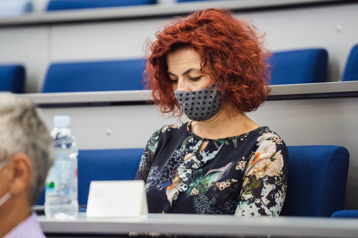 "Naš 1700 godina star grad kojim se tako često znate pohvaliti je na dnu sve više sliči na neku seosku palanku"