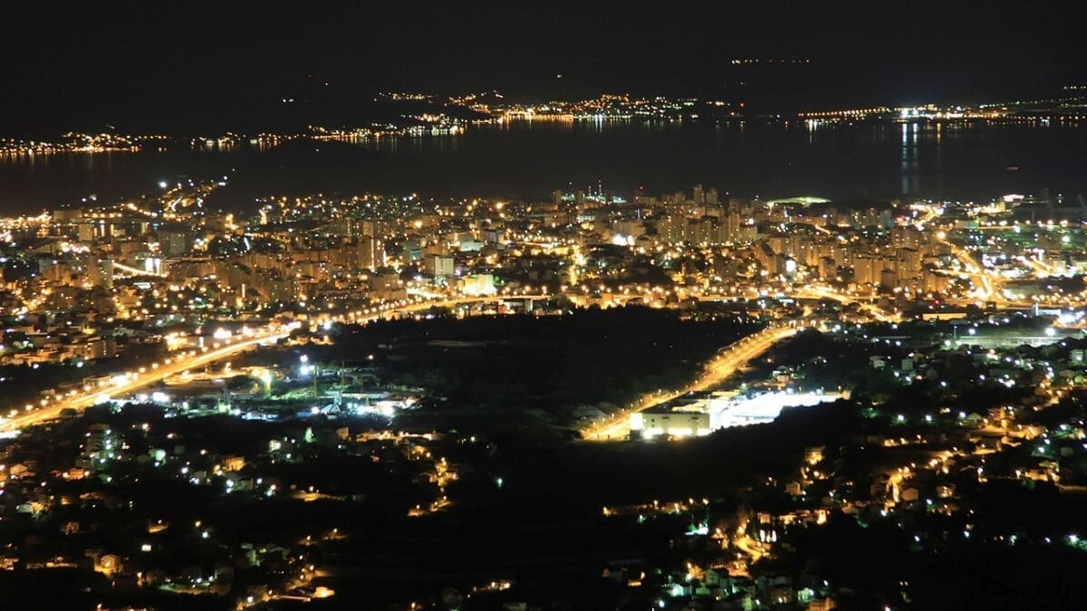 Splićane usred noći probudila i prepala snažna detonacija. Policija: "Izuzetno jaka razina buke"