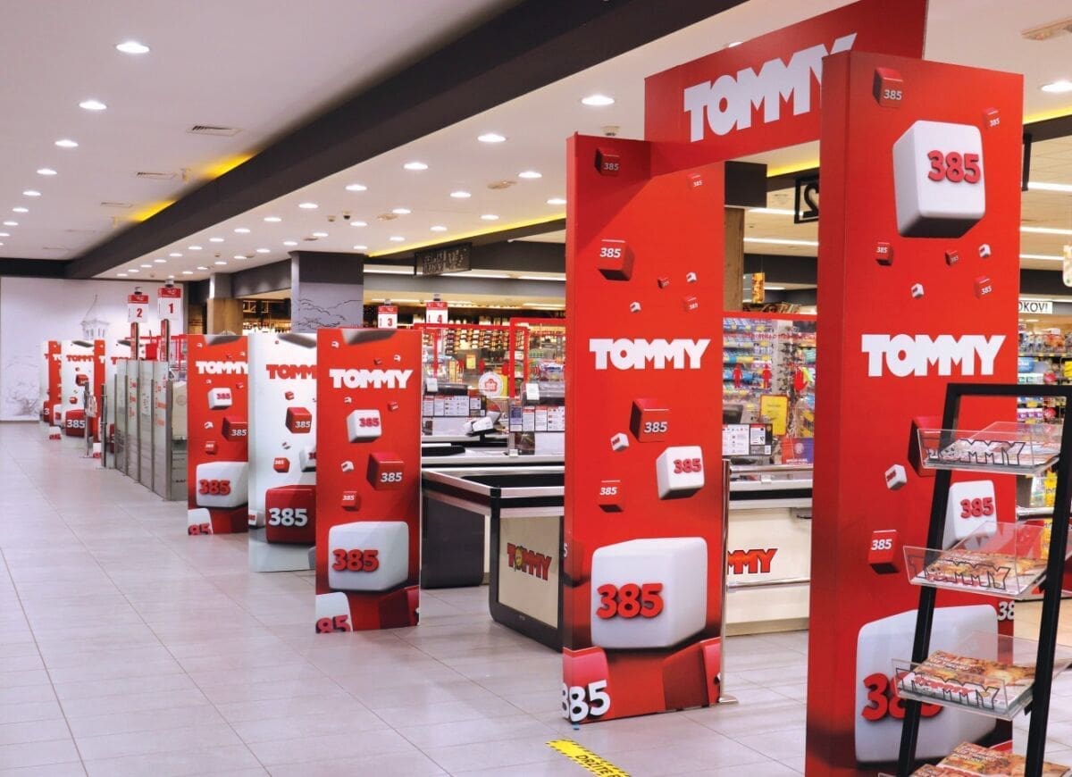 TOMMY SURAĐUJE S TVRTKOM AFILIO DO ERGO SUM I ZADRUGOM PONTES SALUTIS Želi se smanjiti potrošnja plastičnih vrećica te zapošljavati marginalizirane društvene skupine