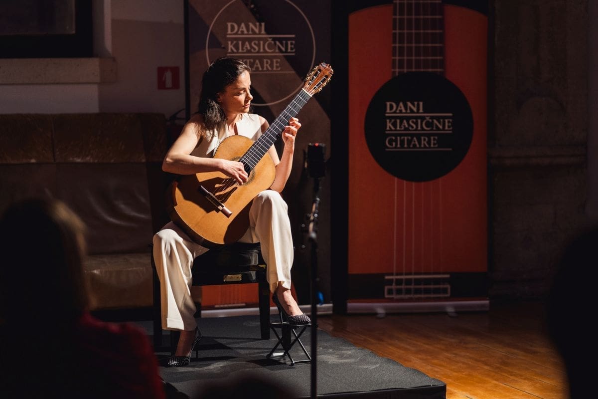 dani_klasicne_gitare (1)