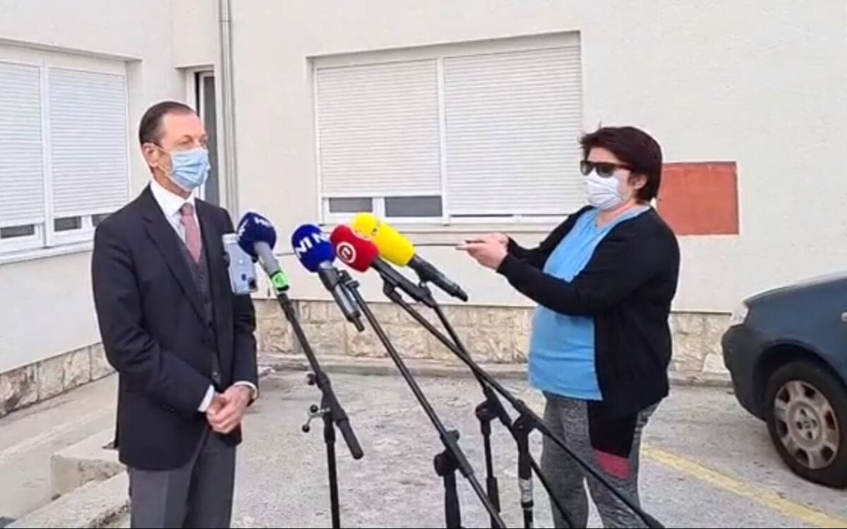 RAVNATELJ KBC-a SE OBRATIO JAVNOSTI Potvrdio proboj korone u bolnicu: "9 pacijenata je u vrlo teškom kliničkom stanju"