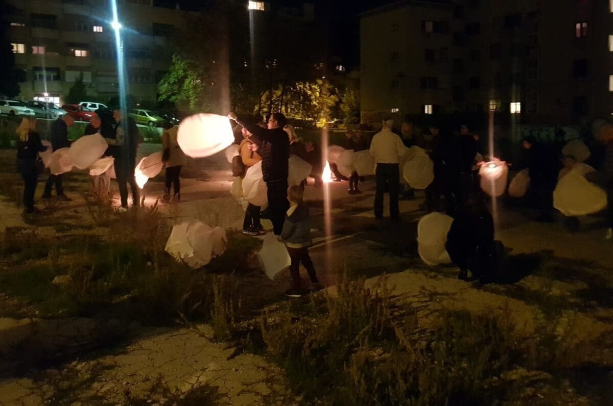 Zdeslav Benzon pustio u nebo 86 lampiona za 86 poginule djece Vukovara