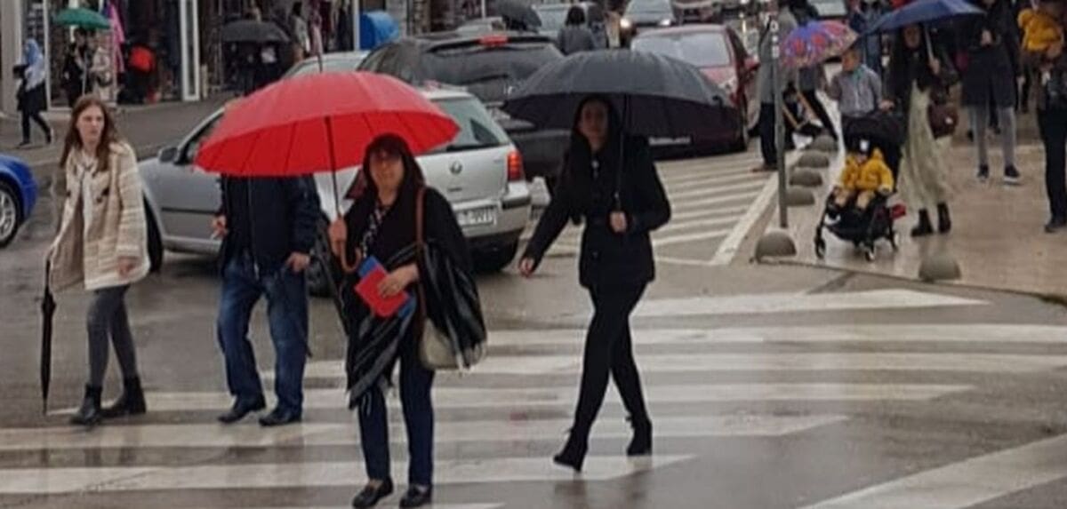 FOTOGALERIJA Unatoč panedemiji koronavirusa svetište u Međugorju je puno hodočasnika