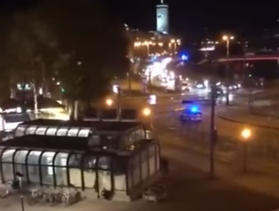 NAPAD U AUSTRIJI! Eksplozija i pucnjava ispred sinagoge u Beču, austrijski mediji pišu o 7 mrtvih