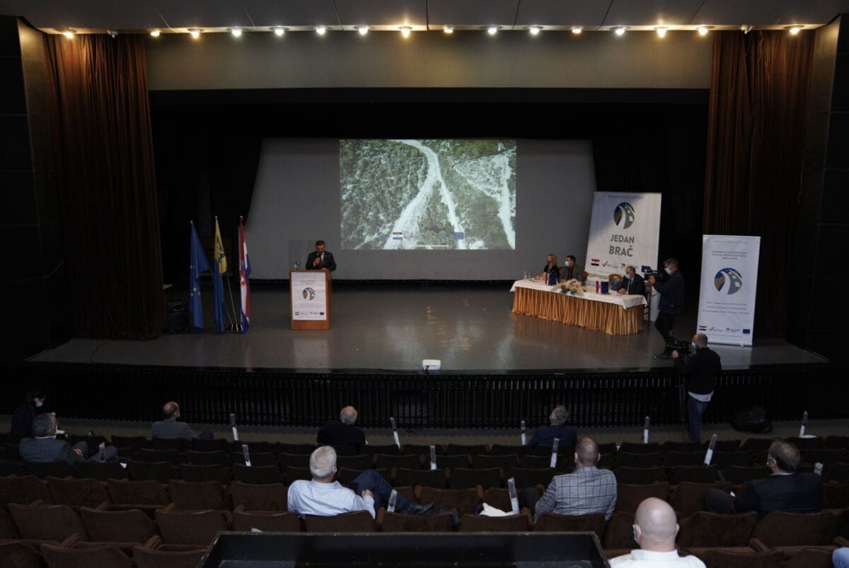 U Splitu održana početna konferencija EU projekta 'Izgradnja ceste Pučišća – Povlja, dionica Pučišća – Uvala Luka'