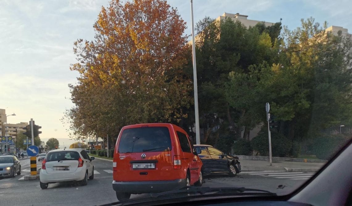 Sudar na križanju Ulice Bruna Bušića i Šimićeve