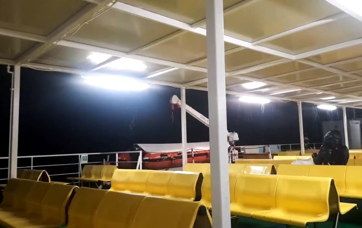 STIGLA CIKLONA Nevrijeme zahvatilo trajekt u Bračkom kanalu, na sjeveru Dalmacije pala ekstremna količina kiše