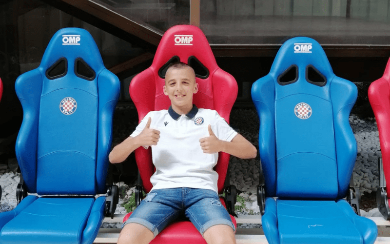 NAŠ HAJDUK: "Najljepši poklon ovog Božića. "Poludjelo" i mlado i staro!"