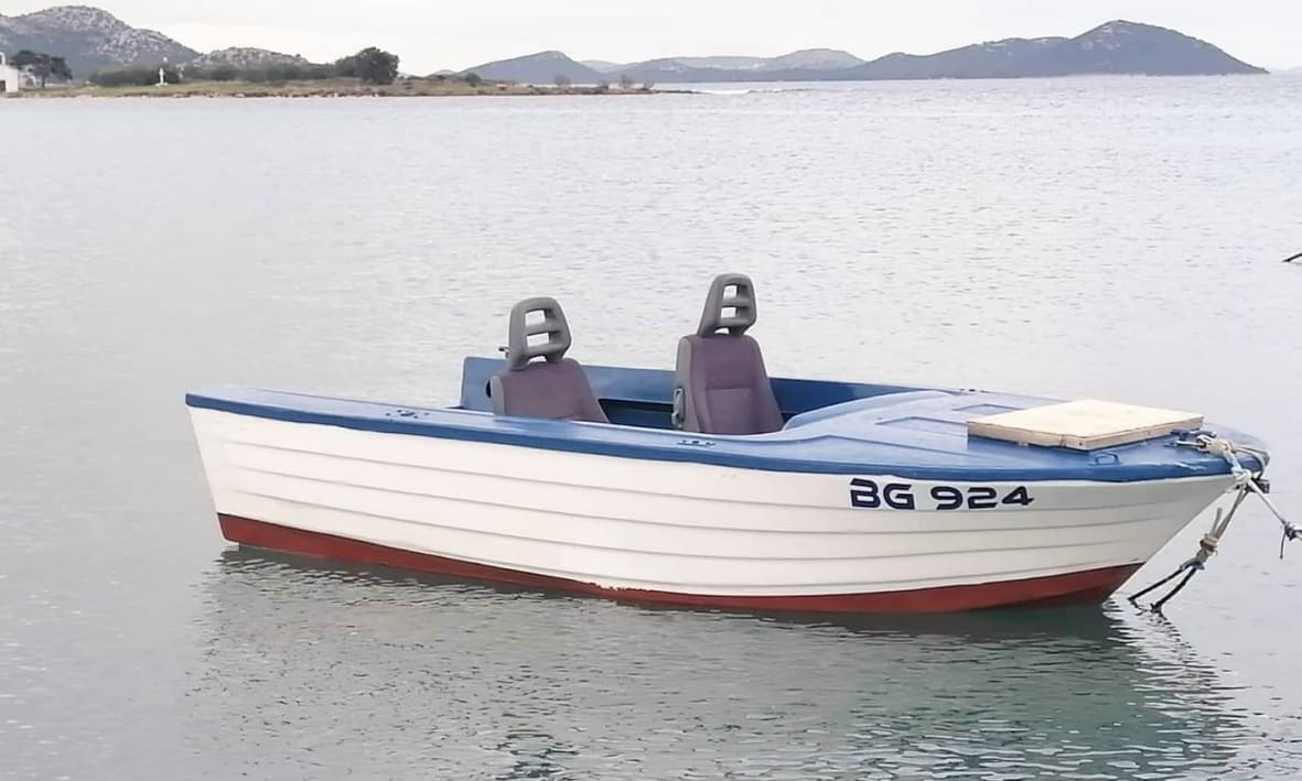 HIT FOTOGRAFIJA IZ DALMACIJE "Sicevi se puno 'lipo' uklapaju u ovu jahticu"